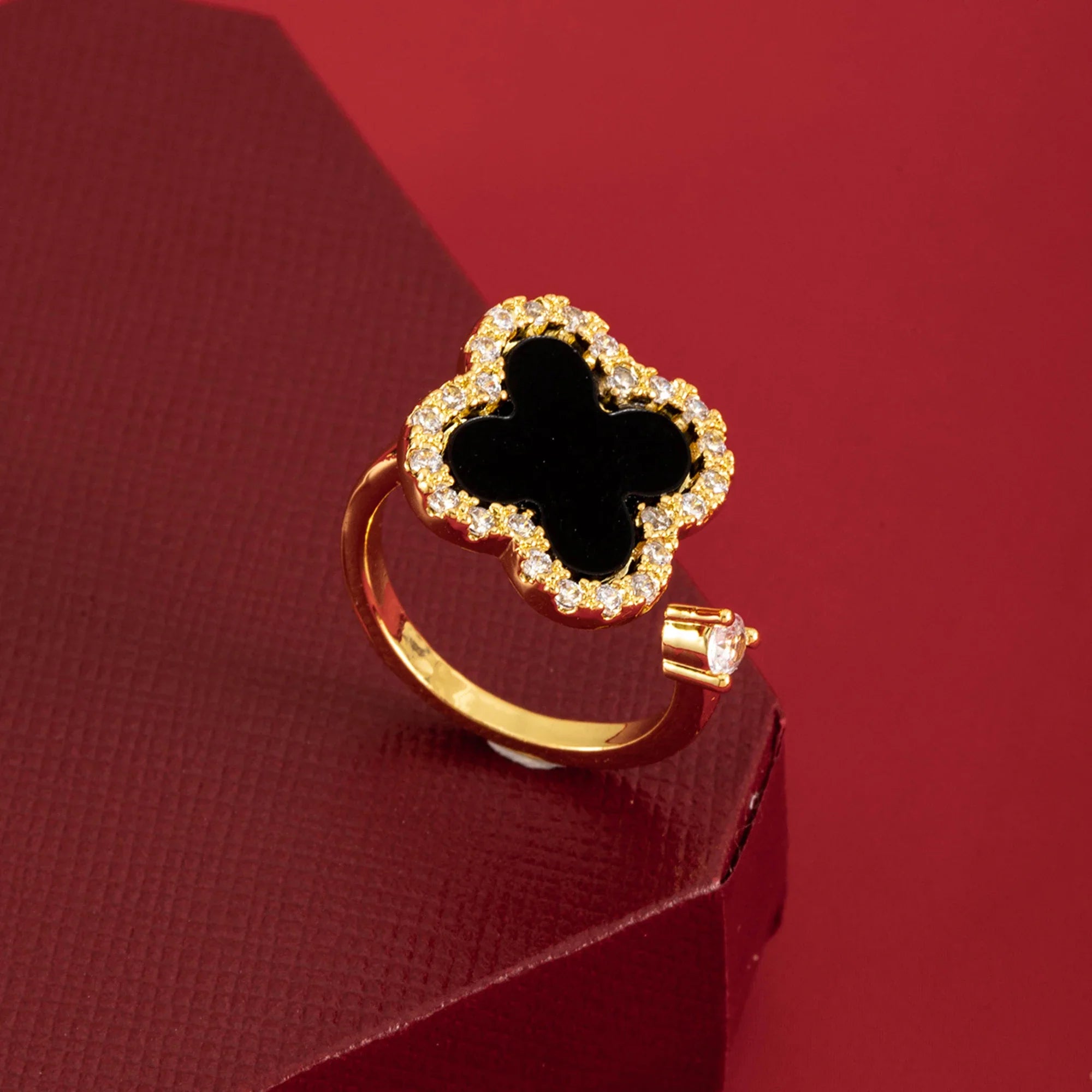 A Stylish and Exquisite Four Leaf Clover Open Ring Suitable for All Seasons, Suitable for Any Occasion