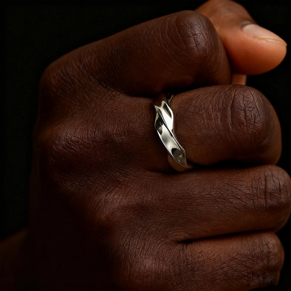 Simple Mobius Rings for Men Boys,Stainless Steel Finger Band Ring,Punk Vintage Endless Love Jewelry Gift